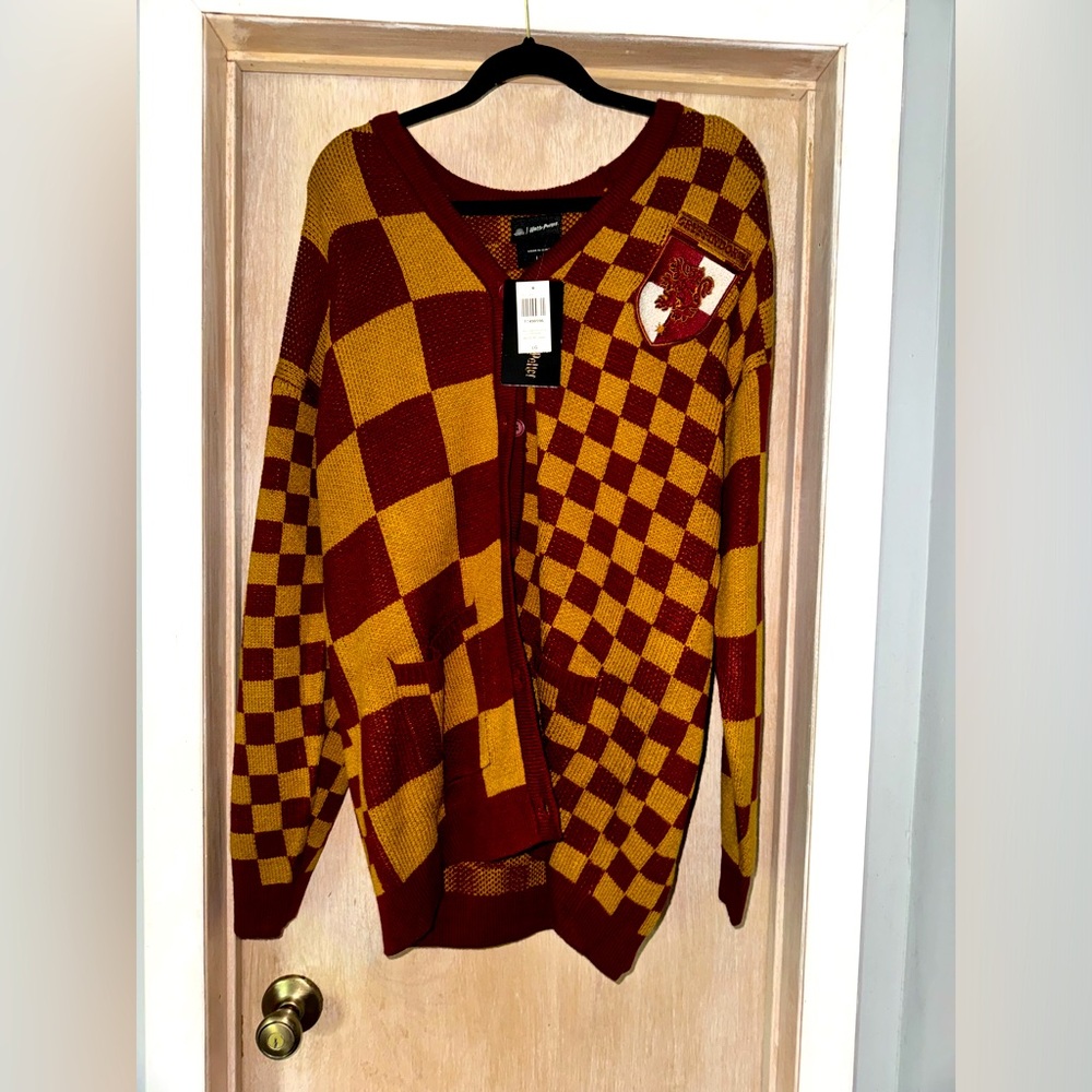 NEW Harry Potter Gryffindor Cardigan Sweater BOXLUNCH Exclusive Size L